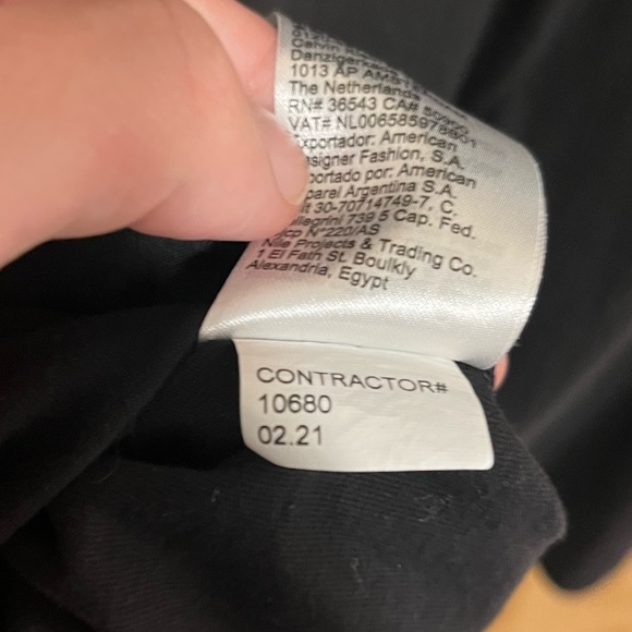 Calvin Klein Monogram Logo Crewneck T-Shirt - Picture 6 of 6